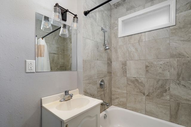 1911 W Walnut Street, Springfield, MO 65806
