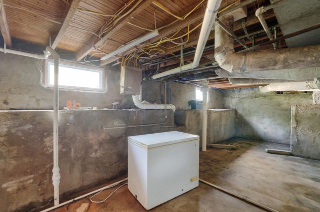 1911 W Walnut Street, Springfield, MO 65806