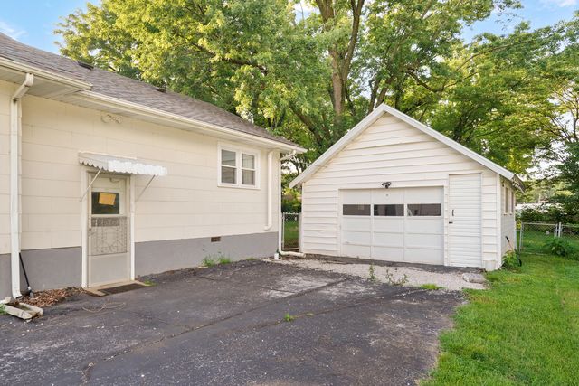 1911 W Walnut Street, Springfield, MO 65806