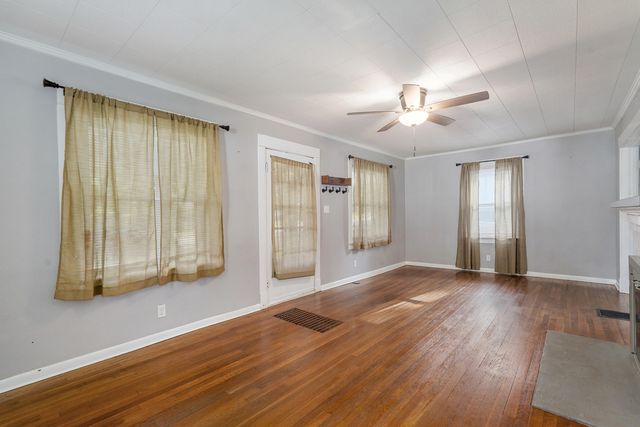 1911 W Walnut Street, Springfield, MO 65806