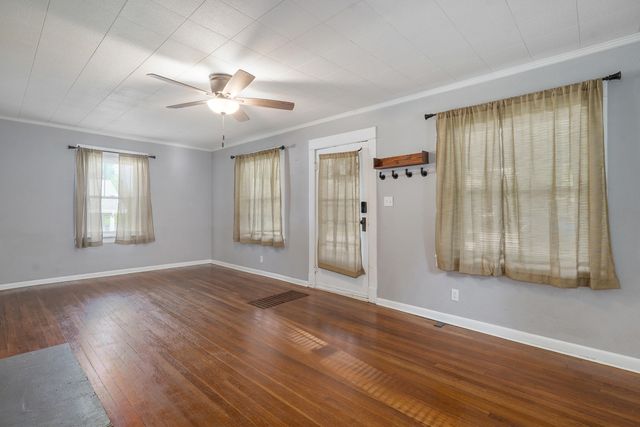 1911 W Walnut Street, Springfield, MO 65806