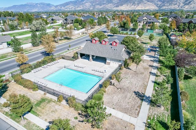 826 W CHURCHILL DOWNS DR, Kaysville, UT 84037