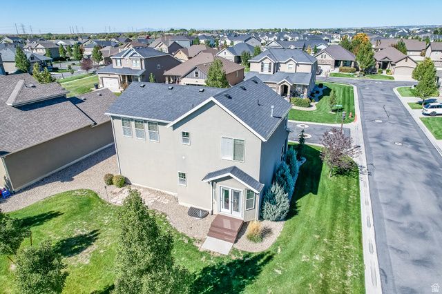 826 W CHURCHILL DOWNS DR, Kaysville, UT 84037