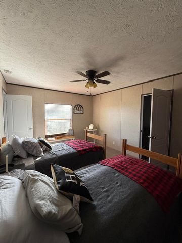 8680 KY-196, Nancy, KY 42544