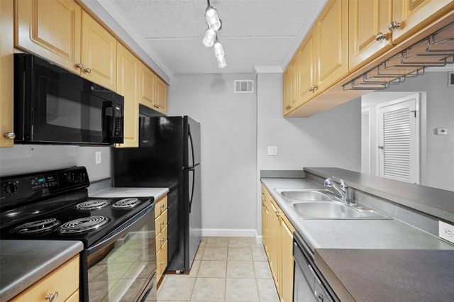 108 ALAMEDA COURT 236, Tampa, FL 33609