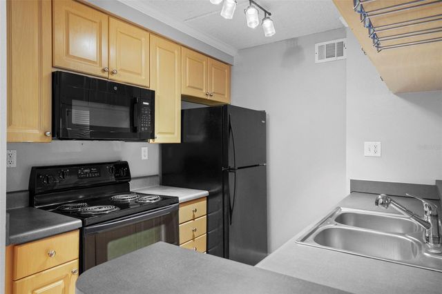 108 ALAMEDA COURT 236, Tampa, FL 33609