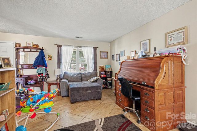 2026 Edenderry Drive, Statesville, NC 28625