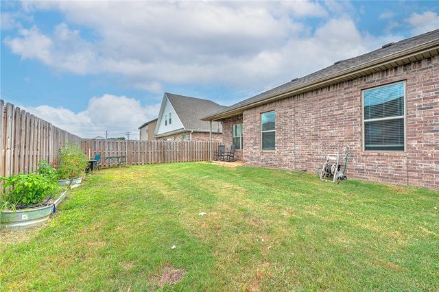 2141 Periwinkle Place, Centerton, AR 72719