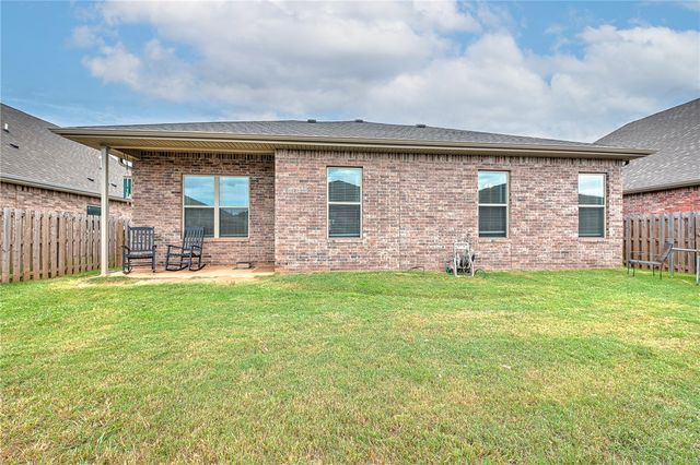 2141 Periwinkle Place, Centerton, AR 72719