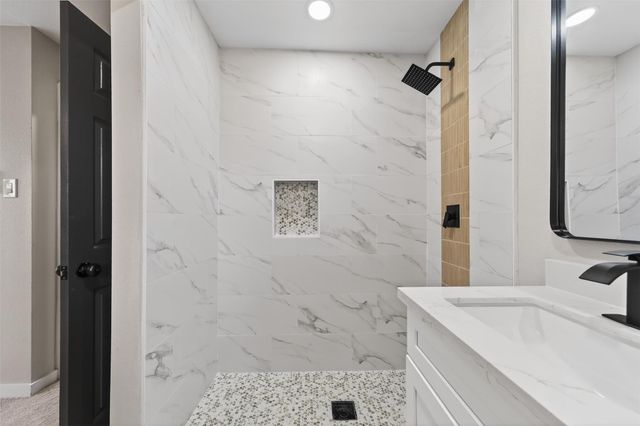 6026 Ridgeway Drive, Houston, TX 77033