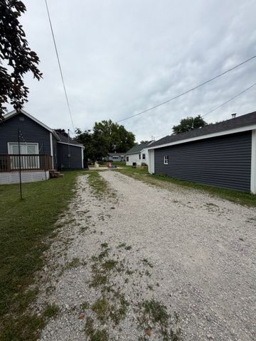 604 S Maple Street, Creston, IA 50801