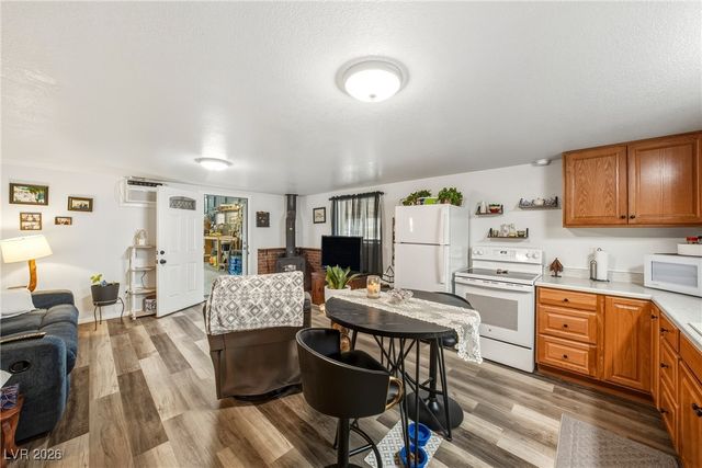 1661 West Duck Street, Pahrump, NV 89060