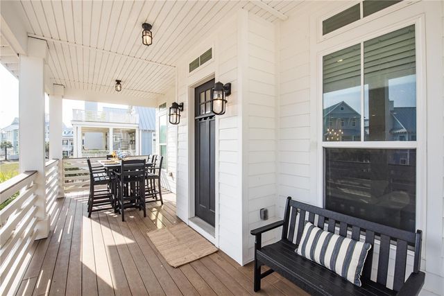 215 Laughter Lane, Port Aransas, TX 78373