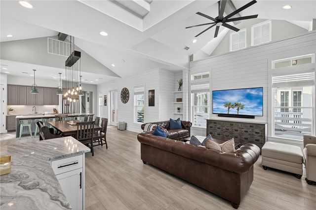 215 Laughter Lane, Port Aransas, TX 78373