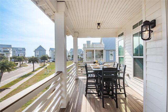 215 Laughter Lane, Port Aransas, TX 78373