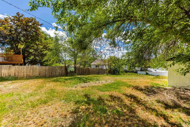 6211 N SUTHERLIN St, Spokane, WA 99205