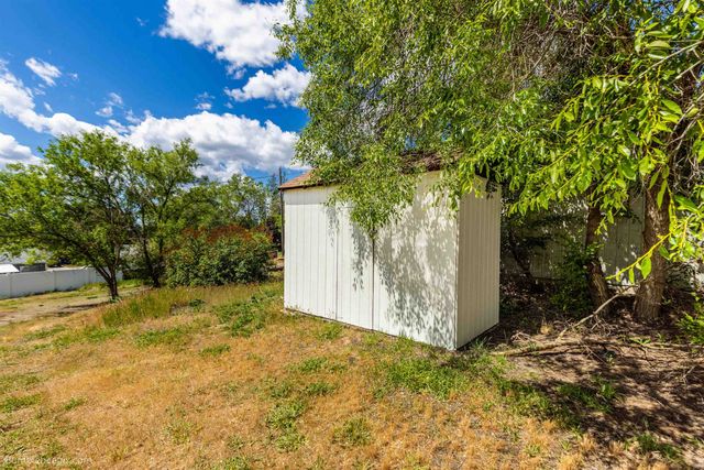 6211 N SUTHERLIN St, Spokane, WA 99205