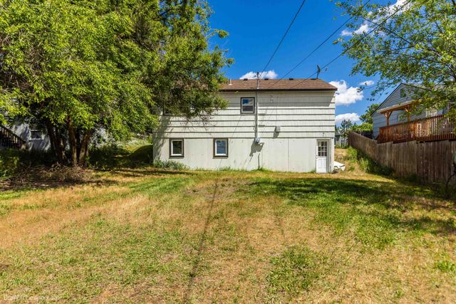 6211 N SUTHERLIN St, Spokane, WA 99205