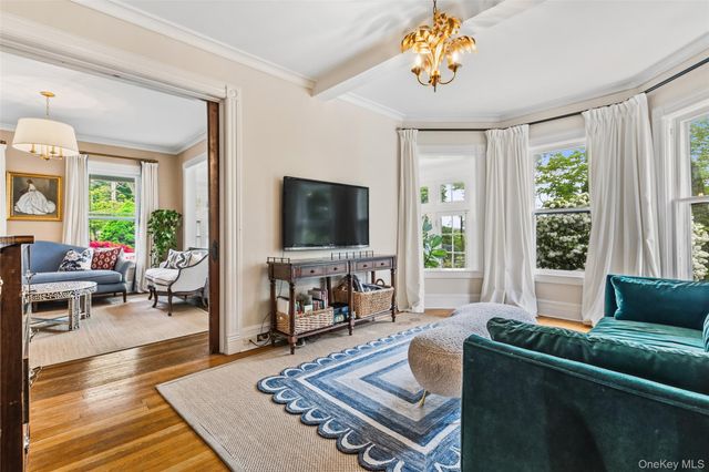 42 Mountain Avenue, Mount Kisco, NY 10549