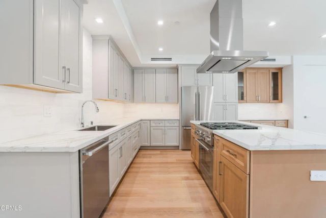 2821 Los Robles Road, Thousand Oaks, CA 91362