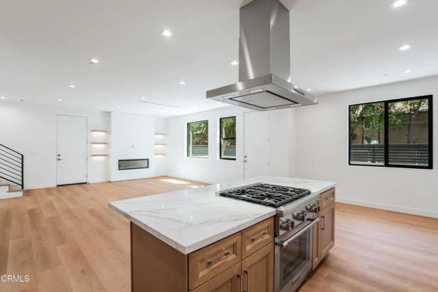 2821 Los Robles Road, Thousand Oaks, CA 91362