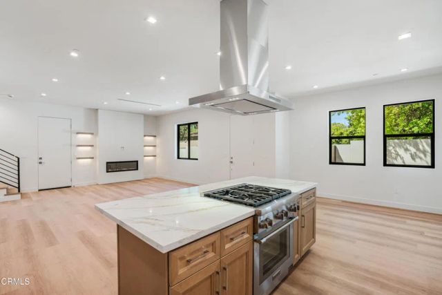 2821 Los Robles Road, Thousand Oaks, CA 91362