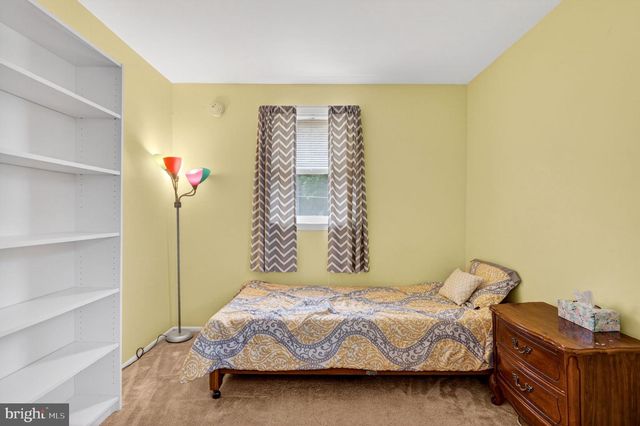 46 TRINITY AVE, Marlton, NJ 08053