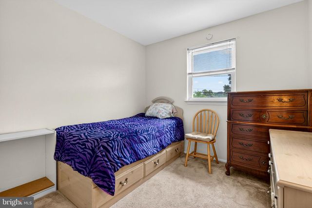 46 TRINITY AVE, Marlton, NJ 08053