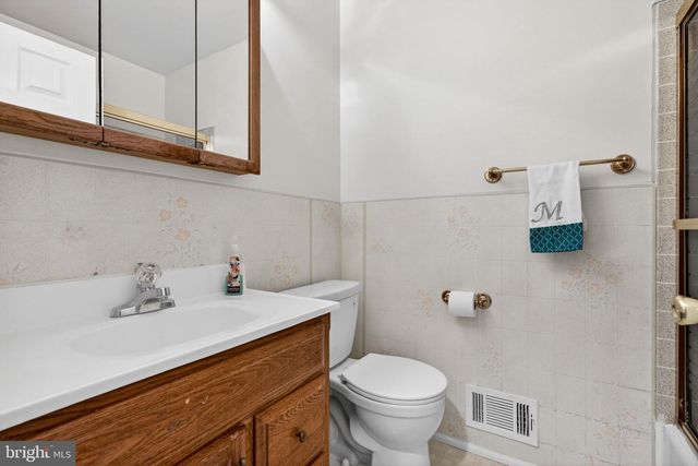 46 TRINITY AVE, Marlton, NJ 08053
