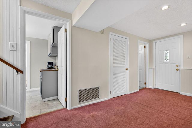 46 TRINITY AVE, Marlton, NJ 08053
