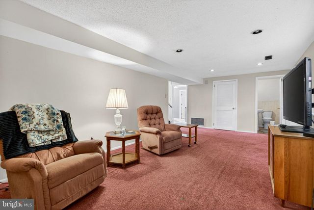 46 TRINITY AVE, Marlton, NJ 08053