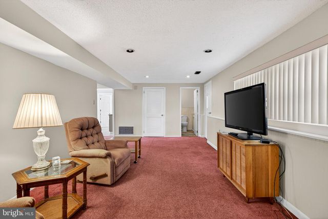 46 TRINITY AVE, Marlton, NJ 08053