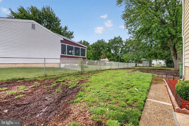 46 TRINITY AVE, Marlton, NJ 08053