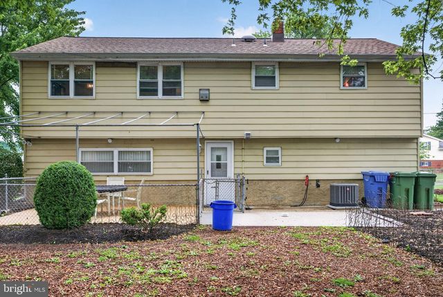 46 TRINITY AVE, Marlton, NJ 08053