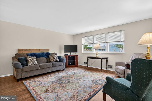46 TRINITY AVE, Marlton, NJ 08053