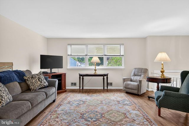 46 TRINITY AVE, Marlton, NJ 08053
