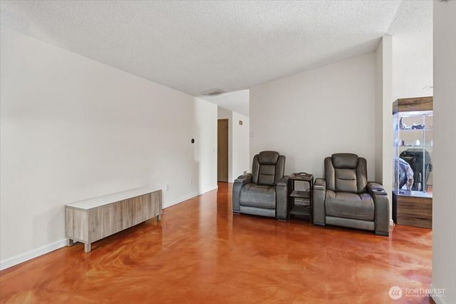25813 117th Place SE, Kent, WA 98030