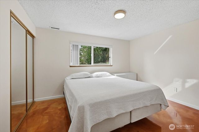 25813 117th Place SE, Kent, WA 98030