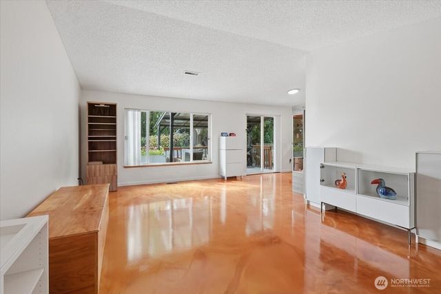 25813 117th Place SE, Kent, WA 98030