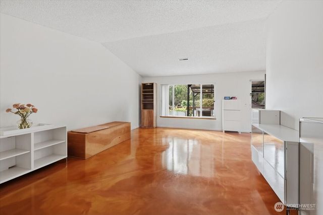 25813 117th Place SE, Kent, WA 98030