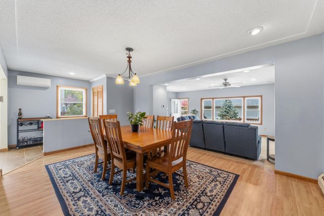 2905 Townview Avenue NE, Saint Anthony, MN 55418