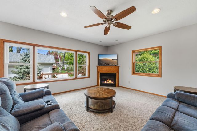 2905 Townview Avenue NE, Saint Anthony, MN 55418