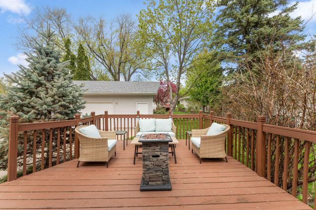 2905 Townview Avenue NE, Saint Anthony, MN 55418