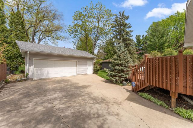 2905 Townview Avenue NE, Saint Anthony, MN 55418