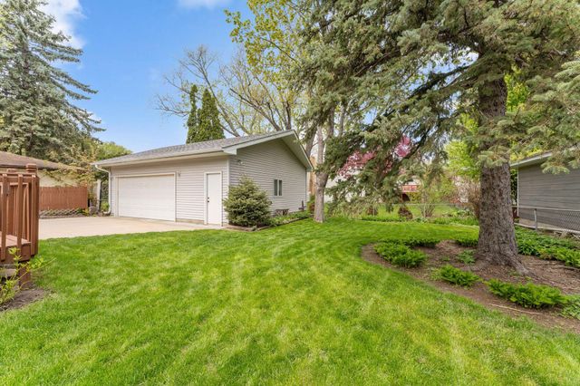2905 Townview Avenue NE, Saint Anthony, MN 55418