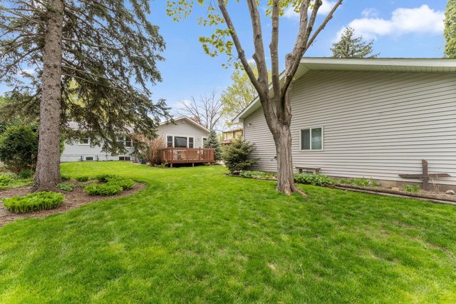 2905 Townview Avenue NE, Saint Anthony, MN 55418