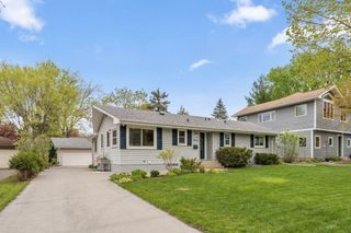 2905 Townview Avenue NE, Saint Anthony, MN 55418