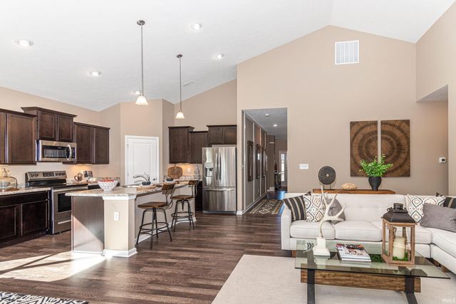 2057 Abbey Lane, Columbus, IN 47201