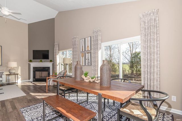 2057 Abbey Lane, Columbus, IN 47201