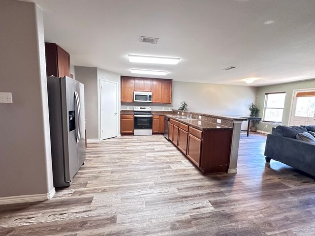 512 Tunnel Street, Cedar Hill, TX 75104